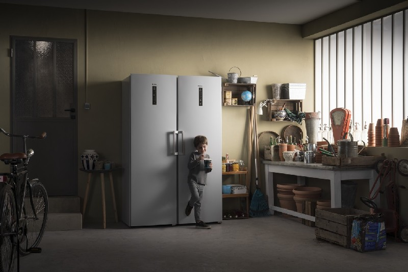 Congelador vertical - Haier Instaswitch H3F-320WTAAU1, 330l, 190cm, Convertible a frigorífico, WIFI, Blanco