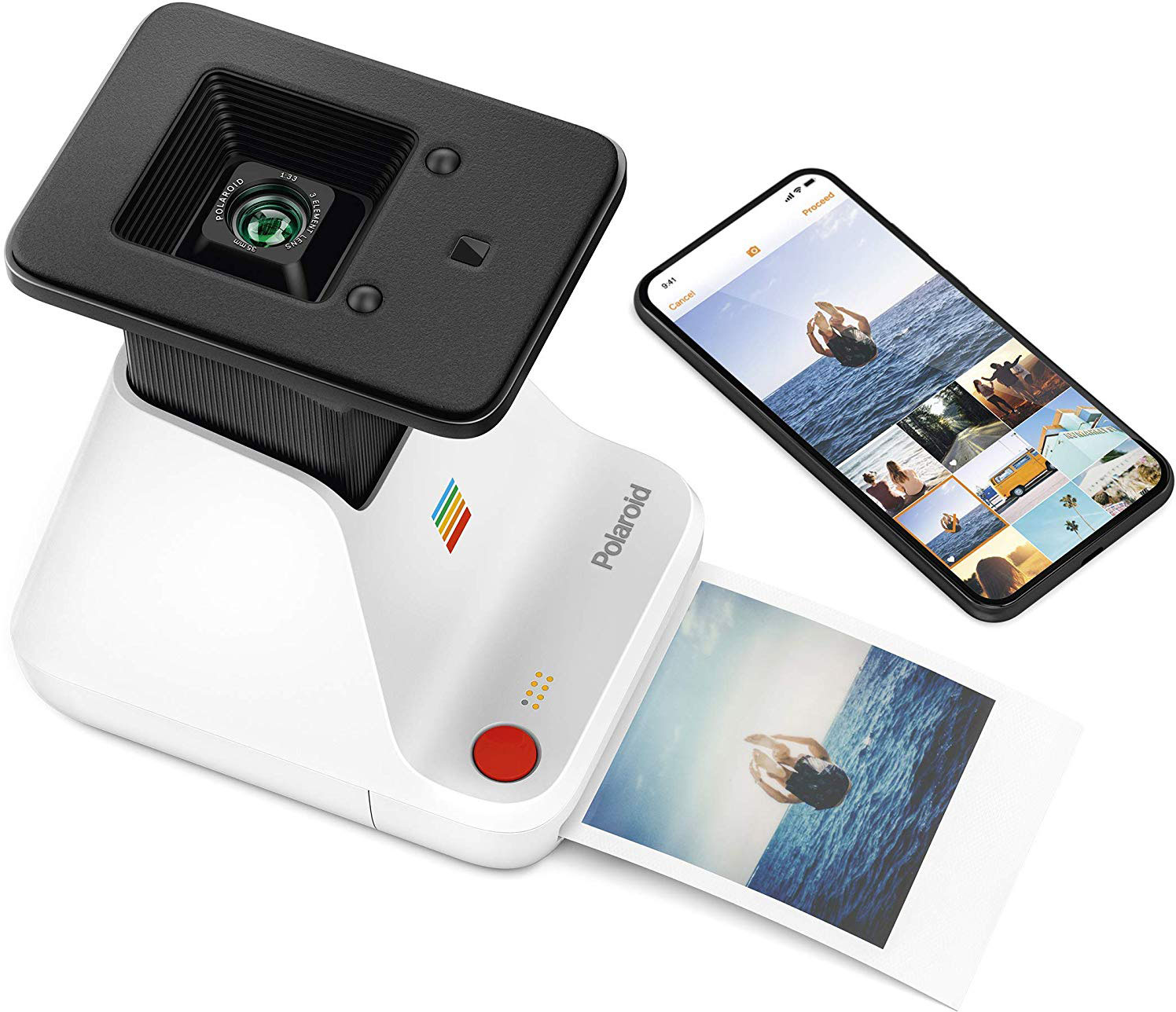 Polaroid camera met een afgedrukte afbeelding. Een telefoon toont andere foto's. Wit en zwart apparaat.