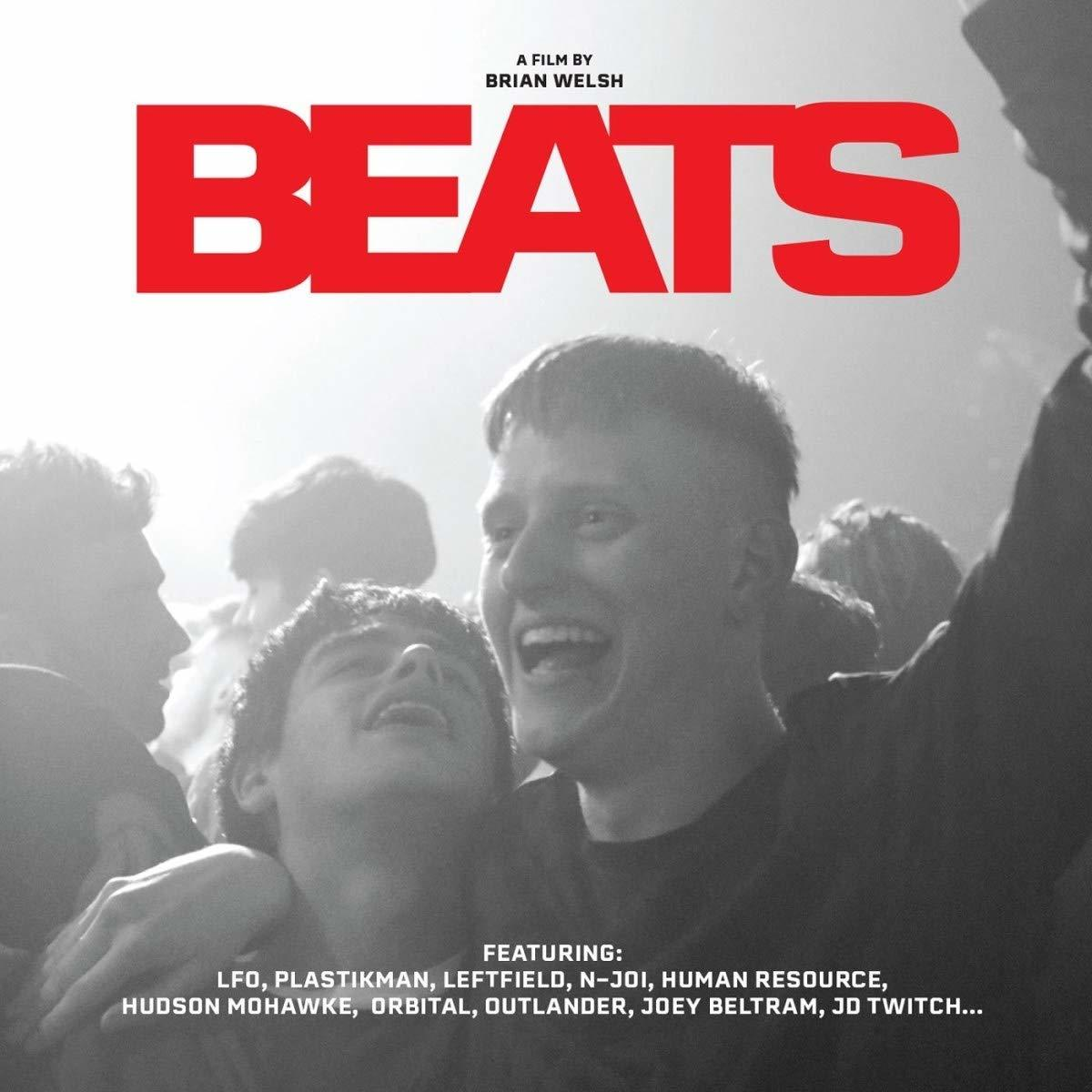 Albumhoes voor 'Beats'. Twee mannen lachen en zijn enthousiast in een menigte.