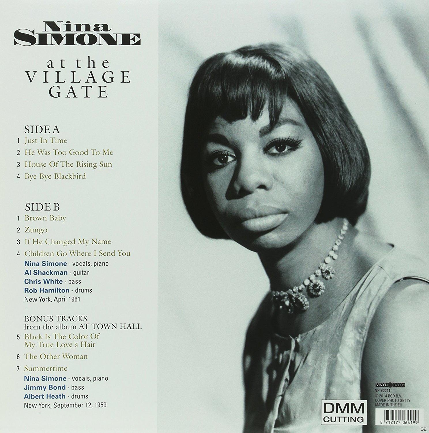 Nina Simone album borító. Fekete-fehér fotó az énekesnőről, dalszövegekkel és stáblistával.