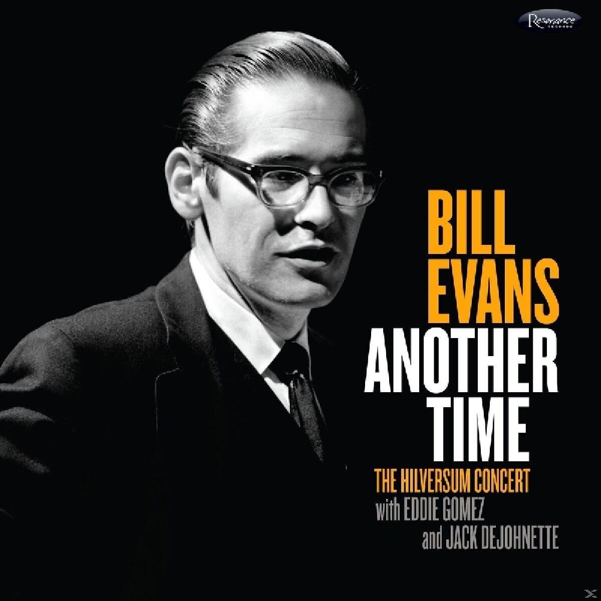 Bill Evans album borítója. Szemüveges férfi, fekete öltöny, szöveg: Another Time.