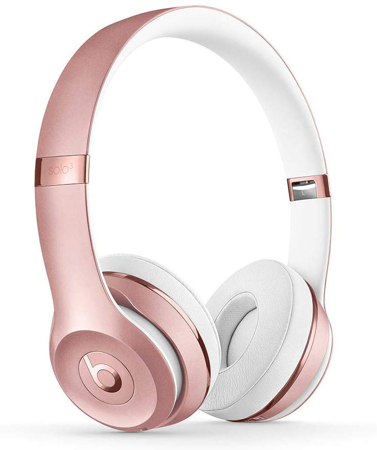 Auriculares Beats Solo3 oro rosa con almohadillas blancas.
