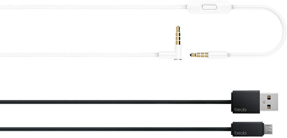Cable de audio blanco con botón de control y conector de 3,5 mm, y cable USB a micro-USB negro.