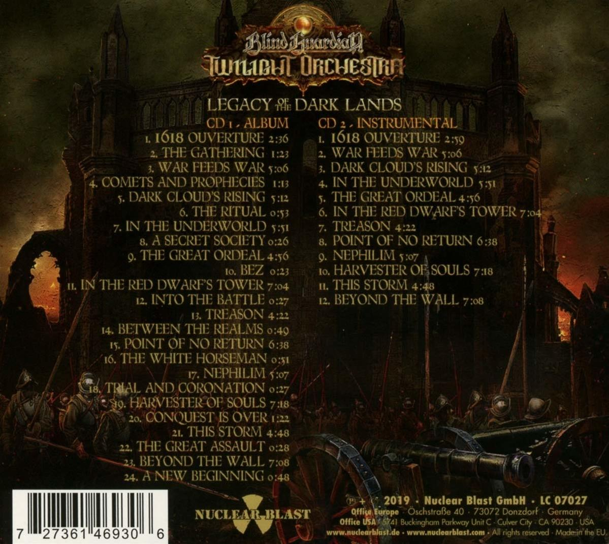 CD borító. Egy sötét gótikus kastély a csatatérrel előtte. A zenekar neve „Blind Guardian”.