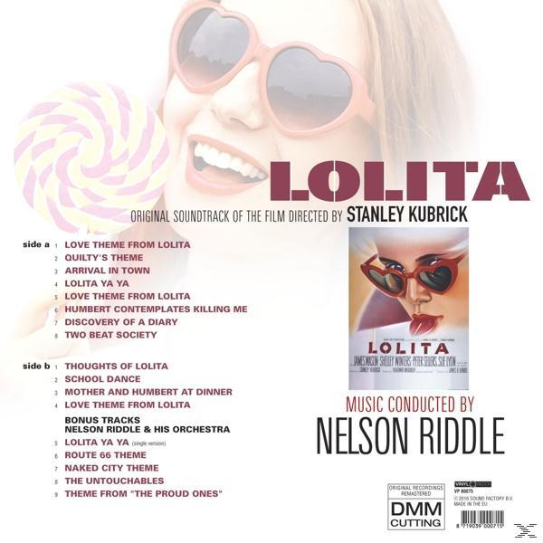 Albumcover mit einer Frau, die einen Lolli hält.