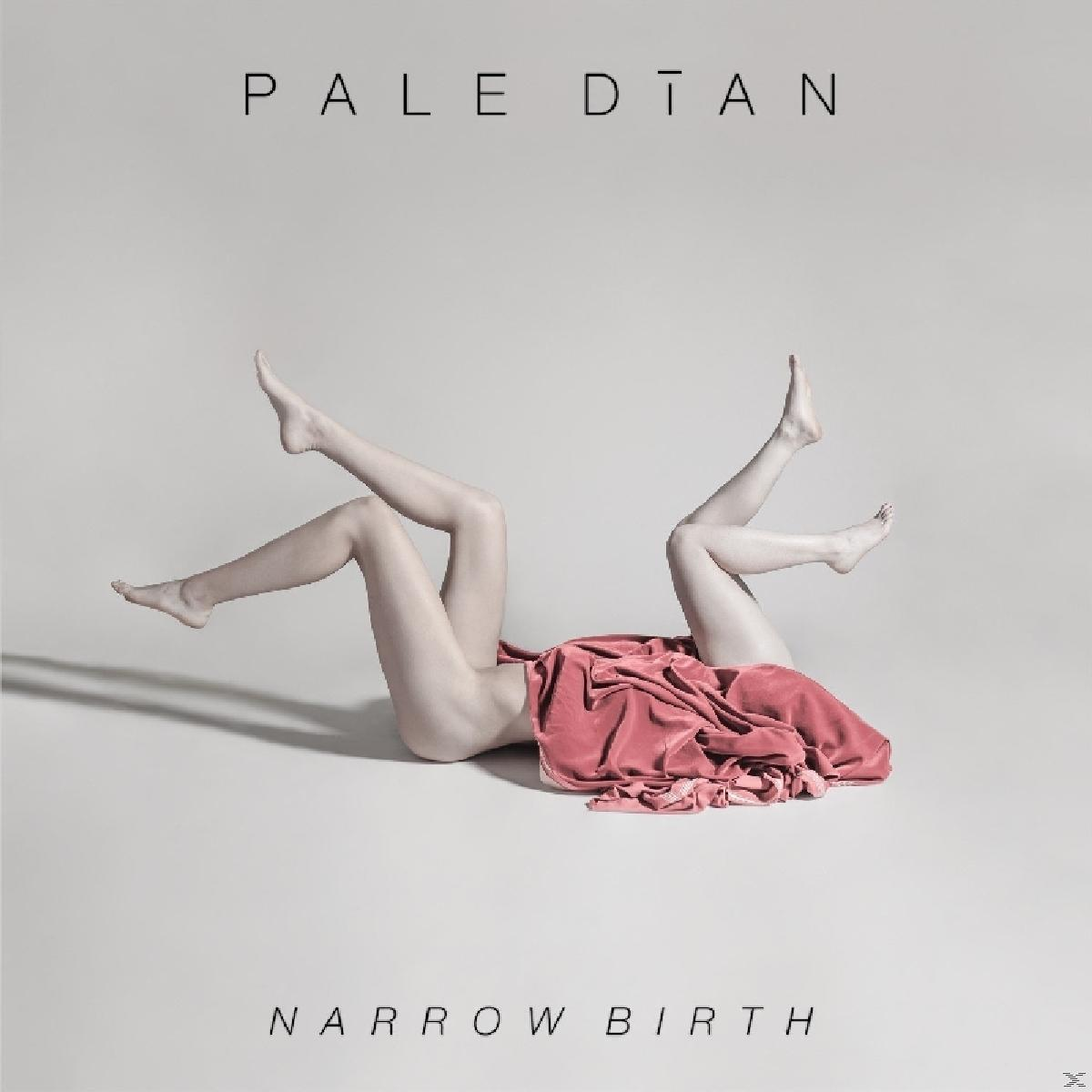 Albumcover. Der Körper einer Person ist in einem rosa Kleid mit hochgestreckten Beinen. Das Album trägt den Titel 'Narrow Birth'.