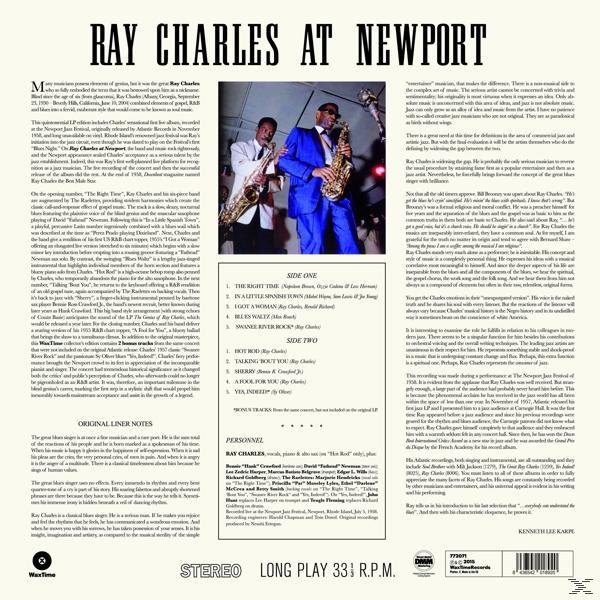 Ray Charles Newportban: Két férfi szaxofonozik, egyik kékben, másik fehérben.
