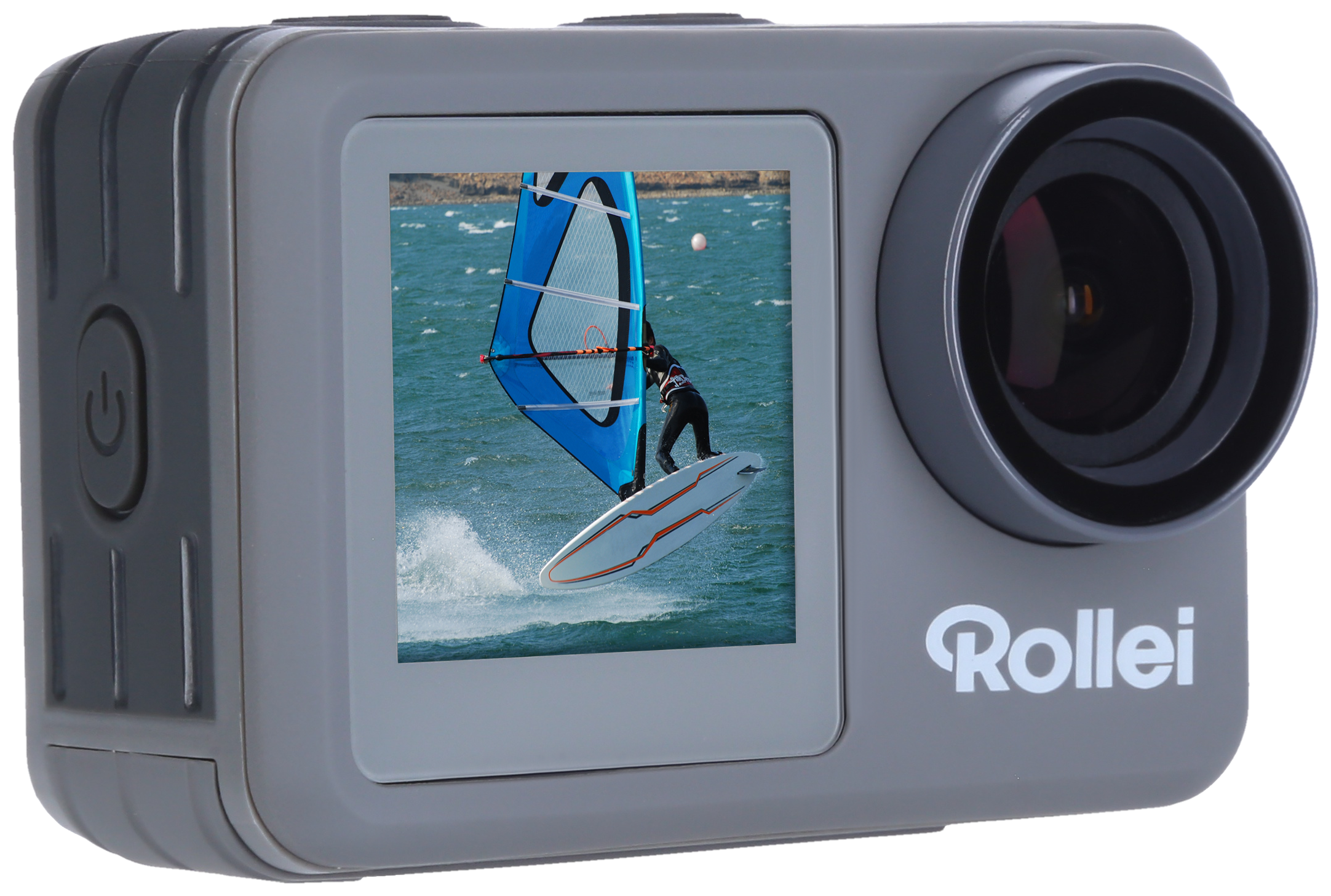 Graue Action-Kamera, die eine Person beim Windsurfen auf blauem Segel zeigt, Wasser im Hintergrund.