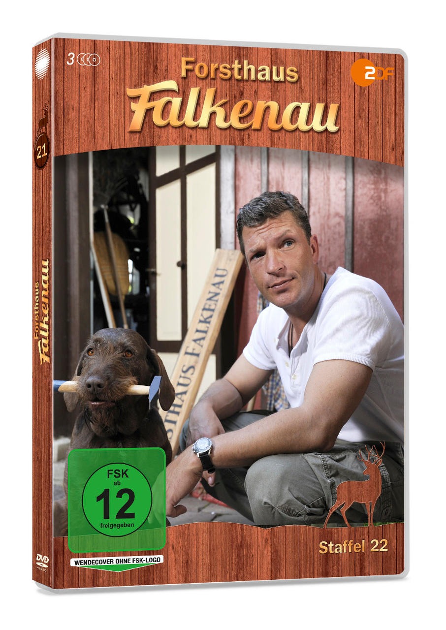 DVD-Cover mit Mann, Hund und Text. Der Hintergrund ist eine Holzwand.