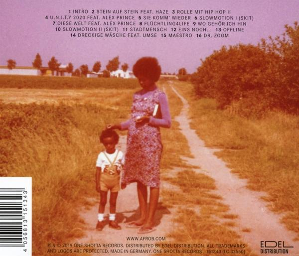 Ein Albumcover mit einem Foto einer Frau und eines Kindes auf einem Feldweg. Text auf der Rückseite.