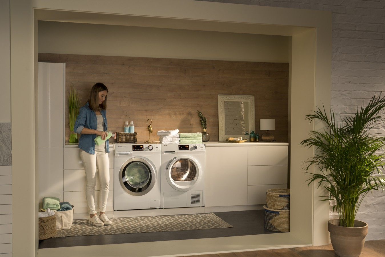 Lavadora carga frontal - Haier Series 636 HW80-BP14636, 8kg, 1400rpm, Inverter, Antibacterias, Blanco