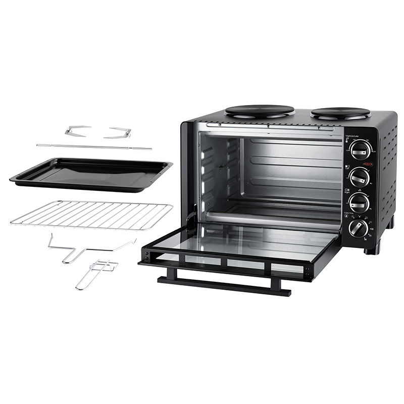 Schwarzer Ofen mit Zubehör. Enthält ein Backblech, ein Grillrost und zwei Kochplatten oben.