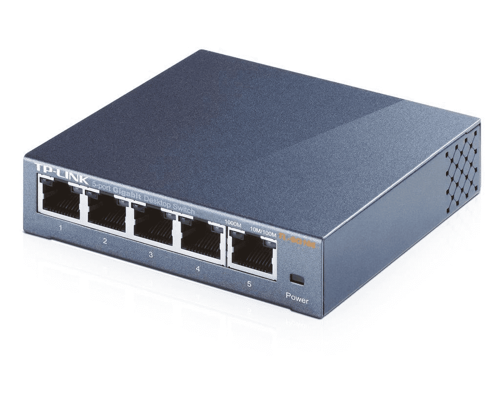 Switch di rete blu con 5 porte Ethernet e una porta di alimentazione.