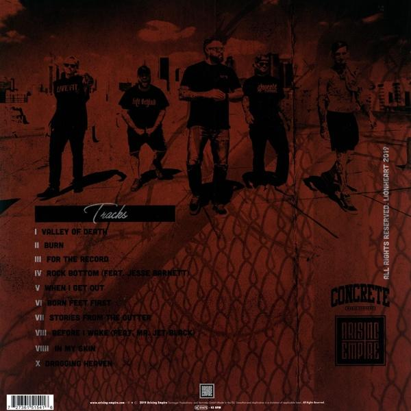 Album-Rückseite mit einer Band und Titelliste.