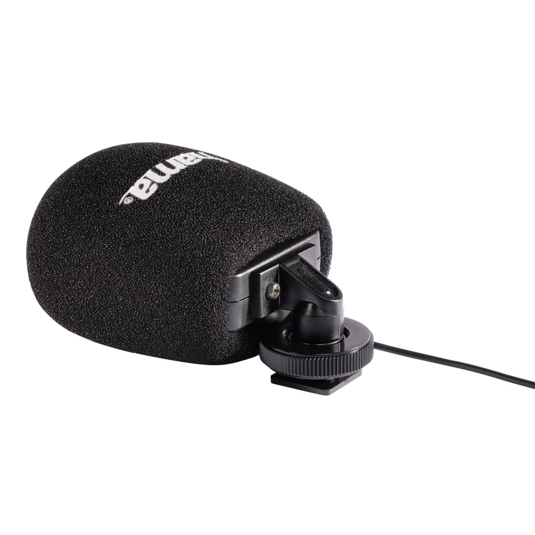 Zwarte microfoon met schuimkap, gemonteerd op zwarte basis met kabel, geïsoleerd op wit.