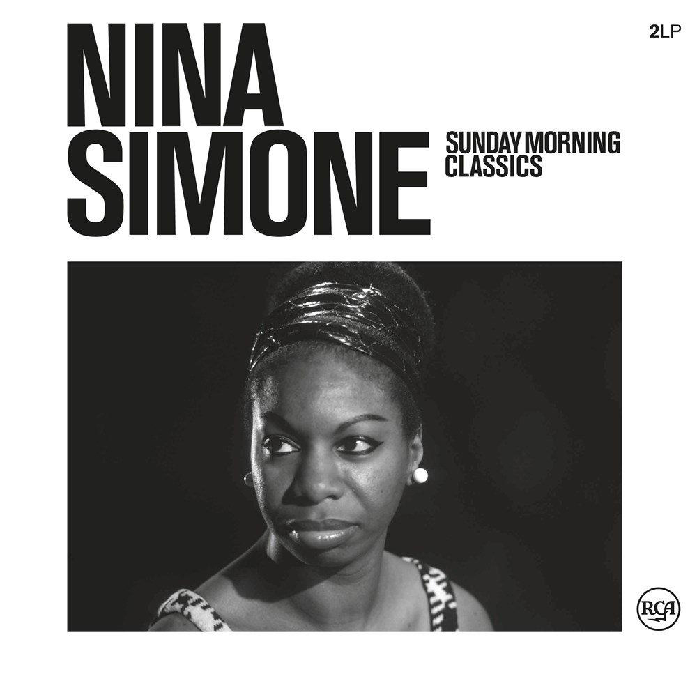 Albumcover: Nina Simone in Schwarzweiß, nach links blickend, mit minimalistischem Design.