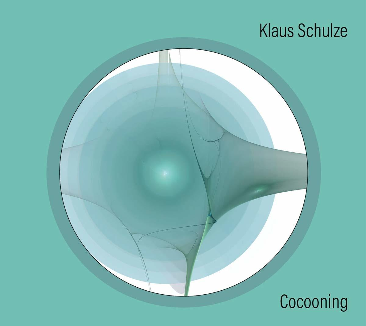 Abstrakte Kunst. Blaues und blaugrünes Oval. Text: Klaus Schulze. Cocooning Text unten.