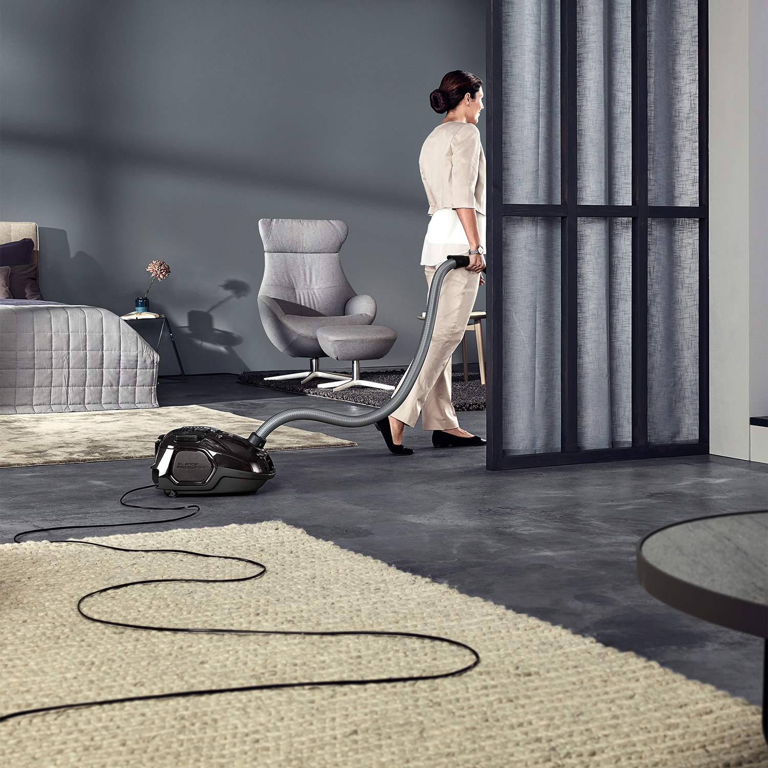AEG VX7-2-EB-L Zwart