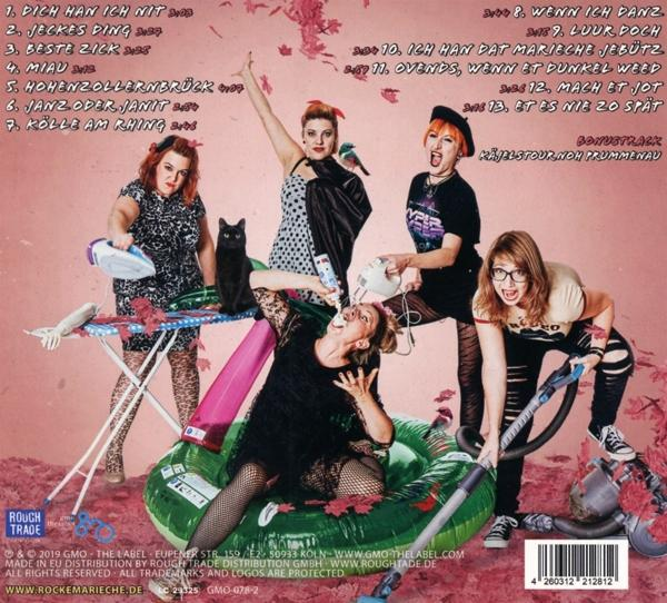 Albumcover mit einer Gruppe von Frauen, die auf rosa Hintergrund posieren, mit Text und einer Zeichnung der Band.