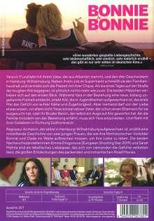 DVD-Rückseite mit Text und Bildern. Zeigt ein Paar und mehrere Szenen aus einem Film.