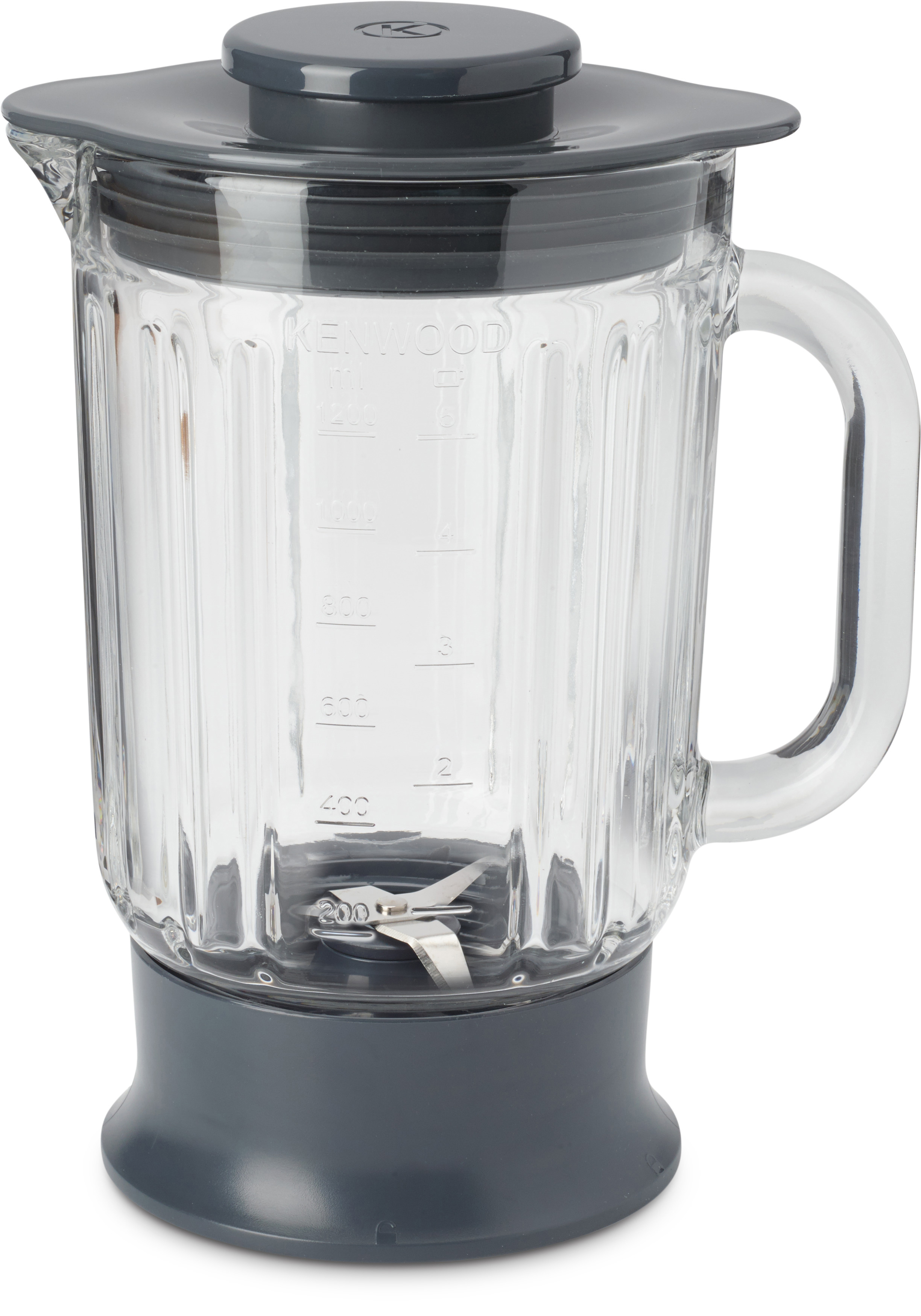 Klarer Glas-Mixerbehälter mit grauem Sockel und Deckel, Messmarkierungen. Weißer Hintergrund.