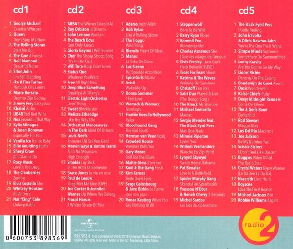 Couverture de CD avec texte listant les chansons et les artistes, avec une bande bleue.