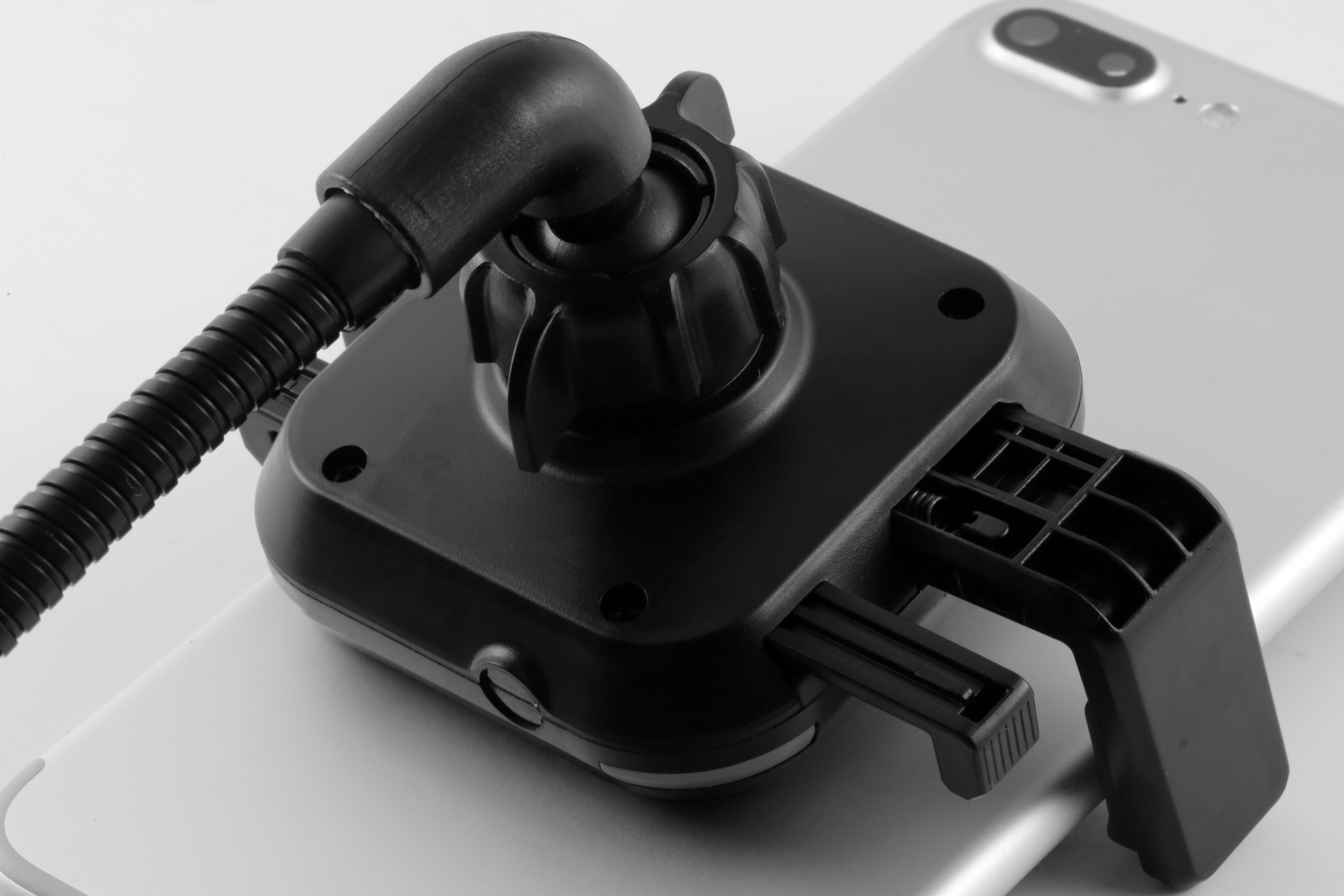 TECHNAXX FMT1200BT Transmitter mit wireless Ladefunktion