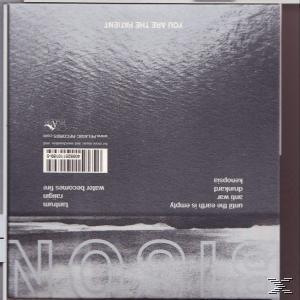 Ein Buchcover mit Text und Barcode, dunkler Hintergrund mit weißem Text.