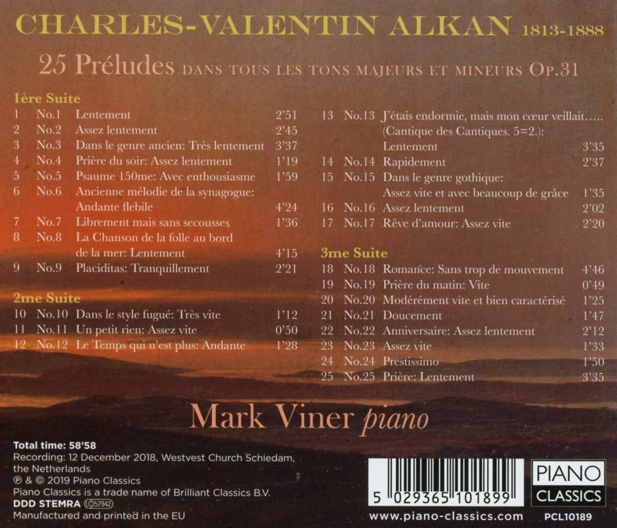 Pochette de CD avec notation musicale. Fond blanc avec texte et partitions.