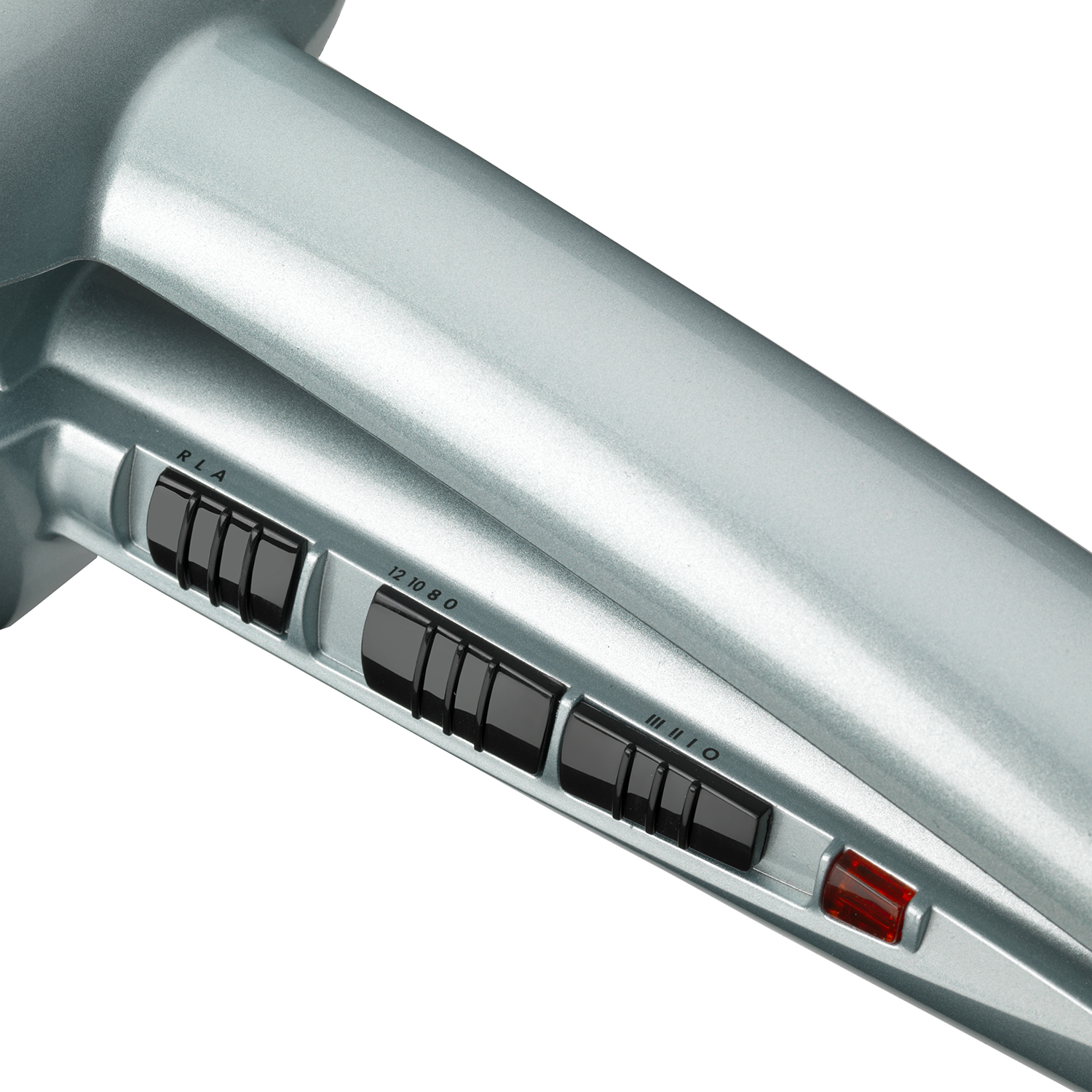 Close-up van een metallic blauwe haardroger met zwarte bedieningsknoppen en een rode aan/uit-knop.
