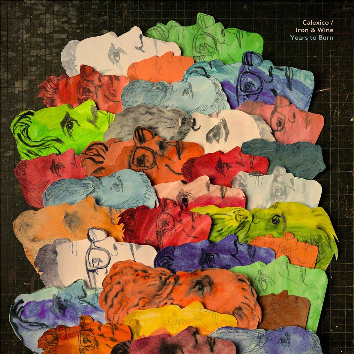 Œuvre d'art de visages colorés empilés. Le titre est "Years to Burn".