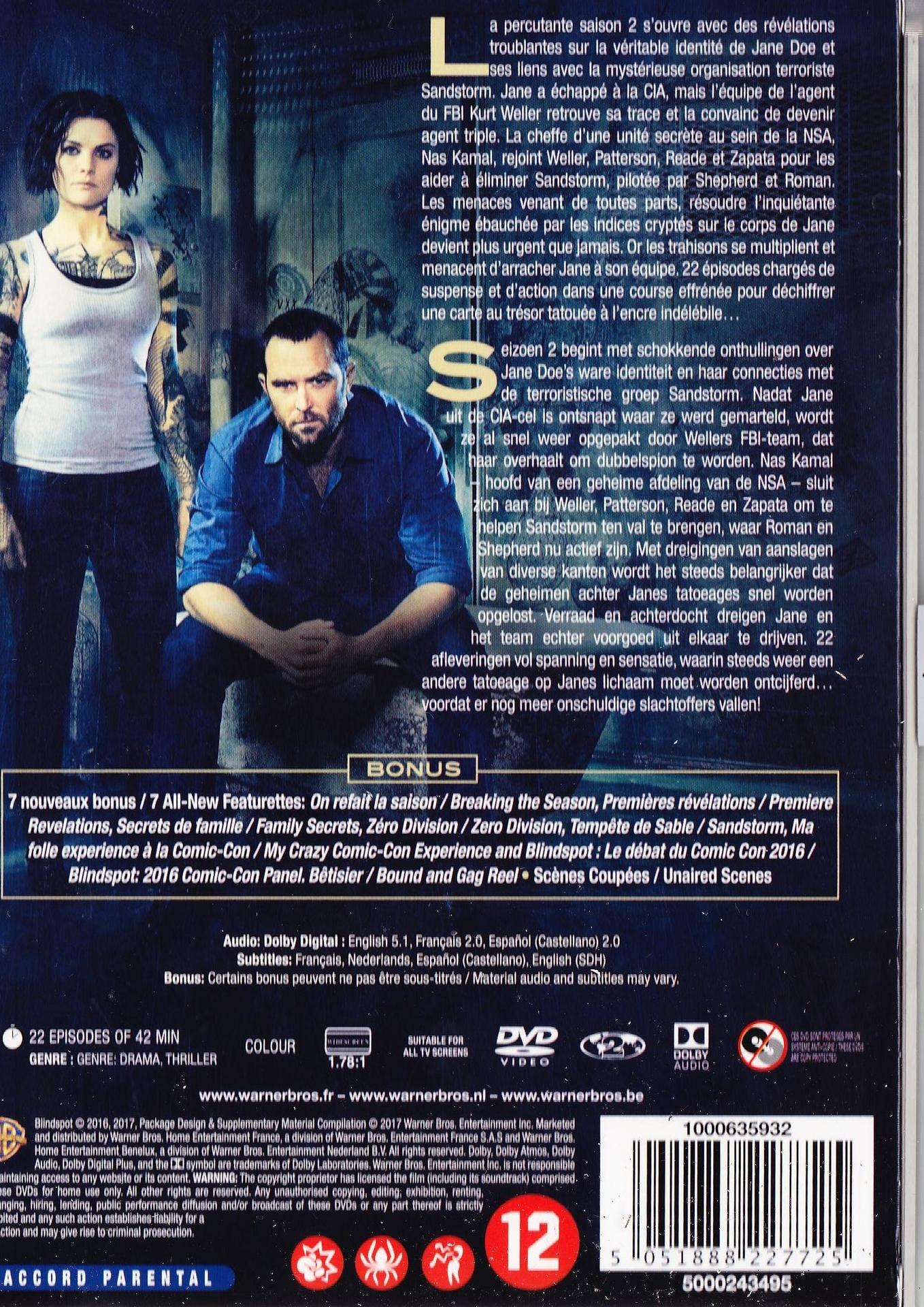 Achterkant van een dvd-hoes met afbeeldingen van mensen, tekst in het Engels en Frans.
