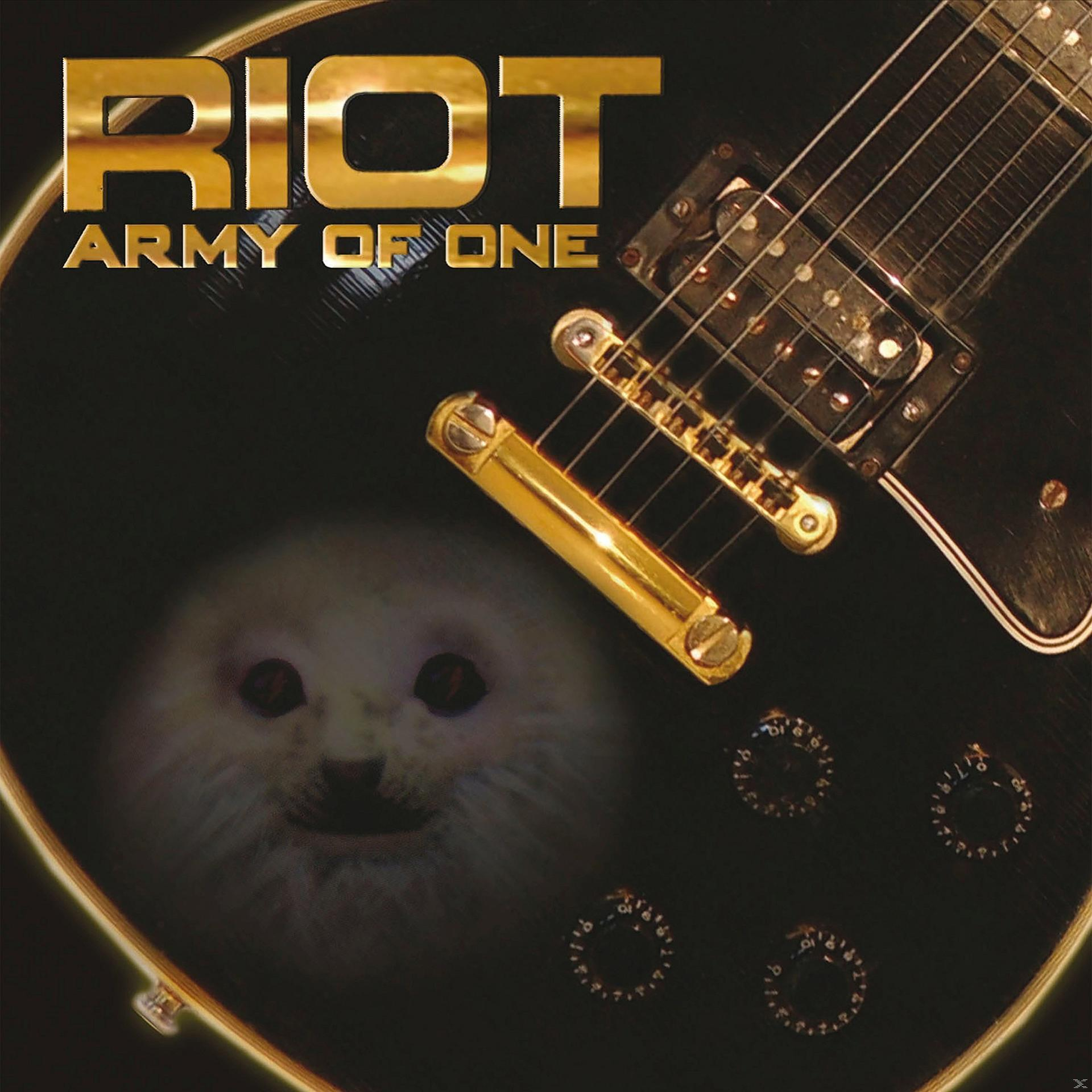 A Riot 'Army of One' című albumának borítója, gitárral és macskafejjel.