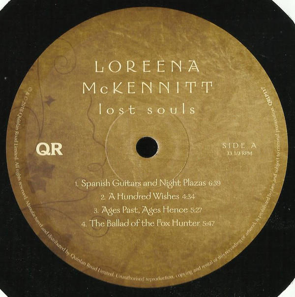 Barna bakelit lemez a 'Loreena McKennitt' és a 'Lost Souls' feliratokkal.