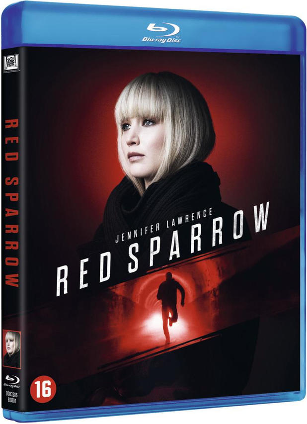 Jaquette Blu-ray de 'Red Sparrow', avec Jennifer Lawrence. Une silhouette court dans un tunnel rouge.