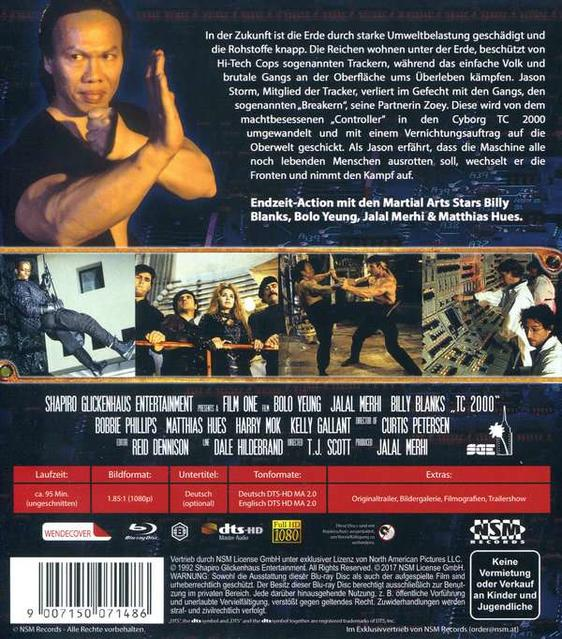 Die Rückseite einer DVD-Hülle. Ein Mann steht im Zentrum, umgeben von Bildern und Text, vor dunklem Hintergrund.