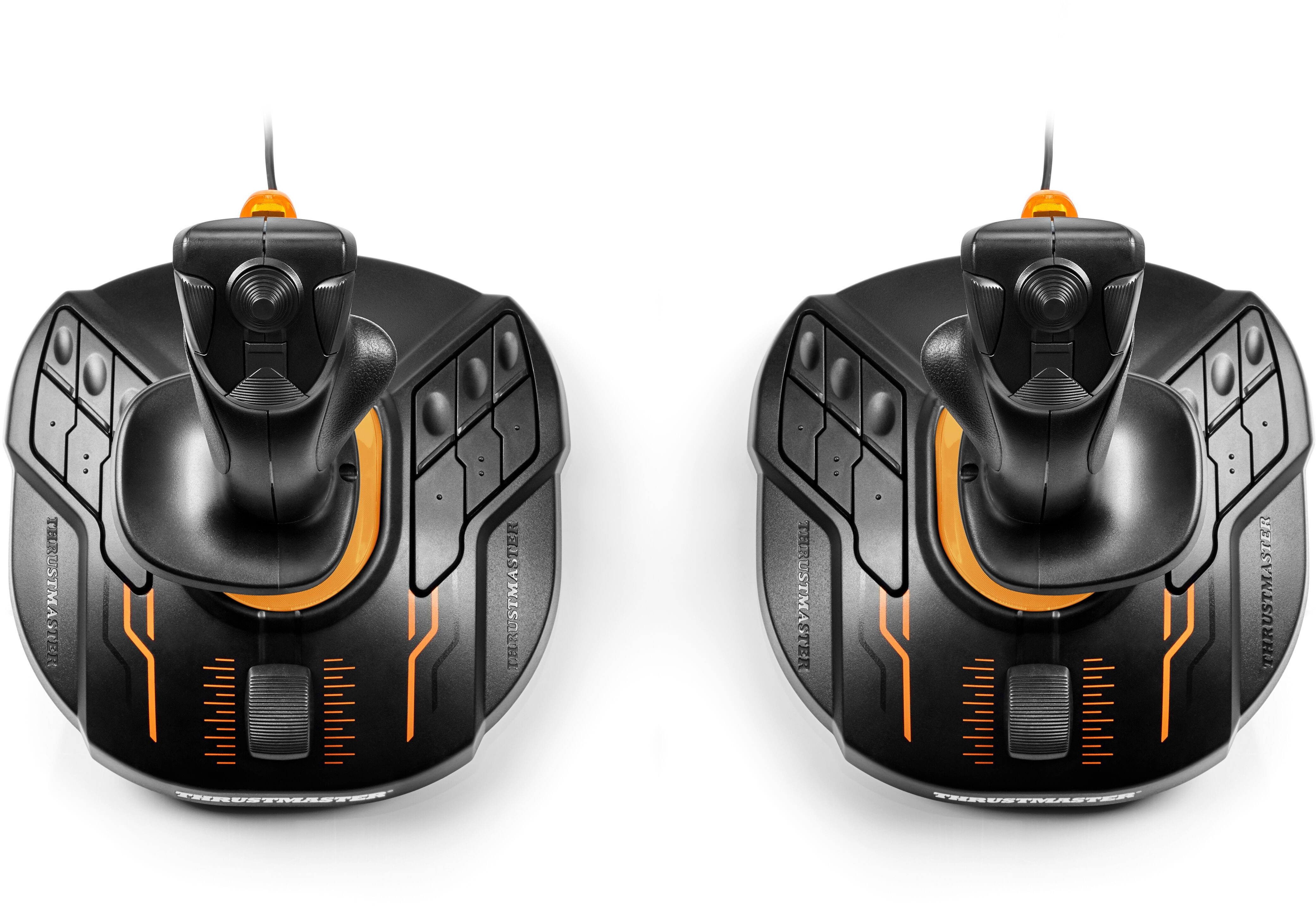 Zwei schwarze Joysticks mit orangefarbenen Akzenten. Jeder hat Knöpfe und einen Joystick.