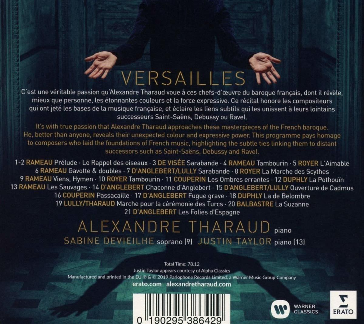 Pochette de CD avec texte blanc sur fond sombre avec des mains. C'est un album de musique classique.