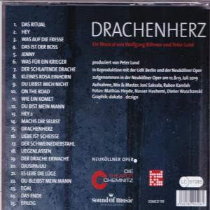 CD mit Text darauf. Der Titel ist DRACHENHERZ. Der Hintergrund ist weiß.