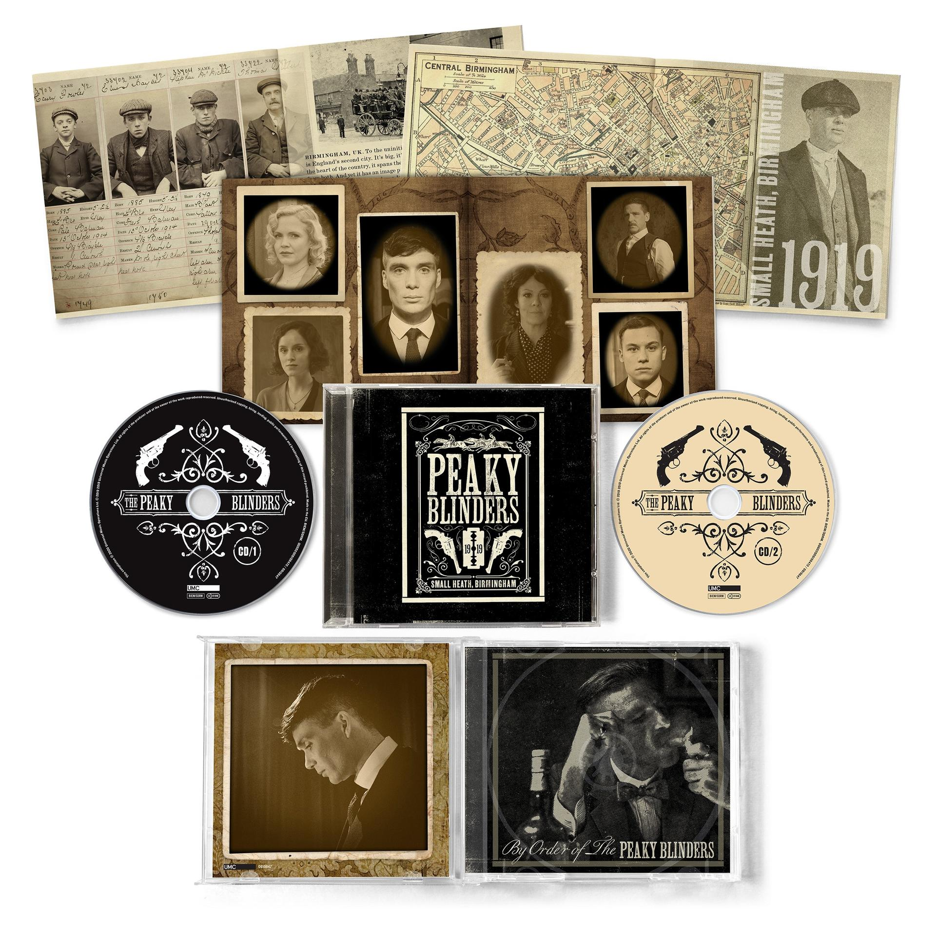 Collection d'objets Peaky Blinders, dont des photos, des CD et une carte.