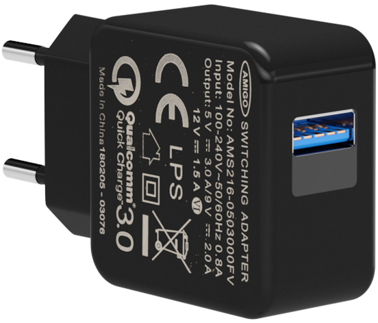 Schwarzes USB-Ladegerät mit blauem USB-Anschluss.