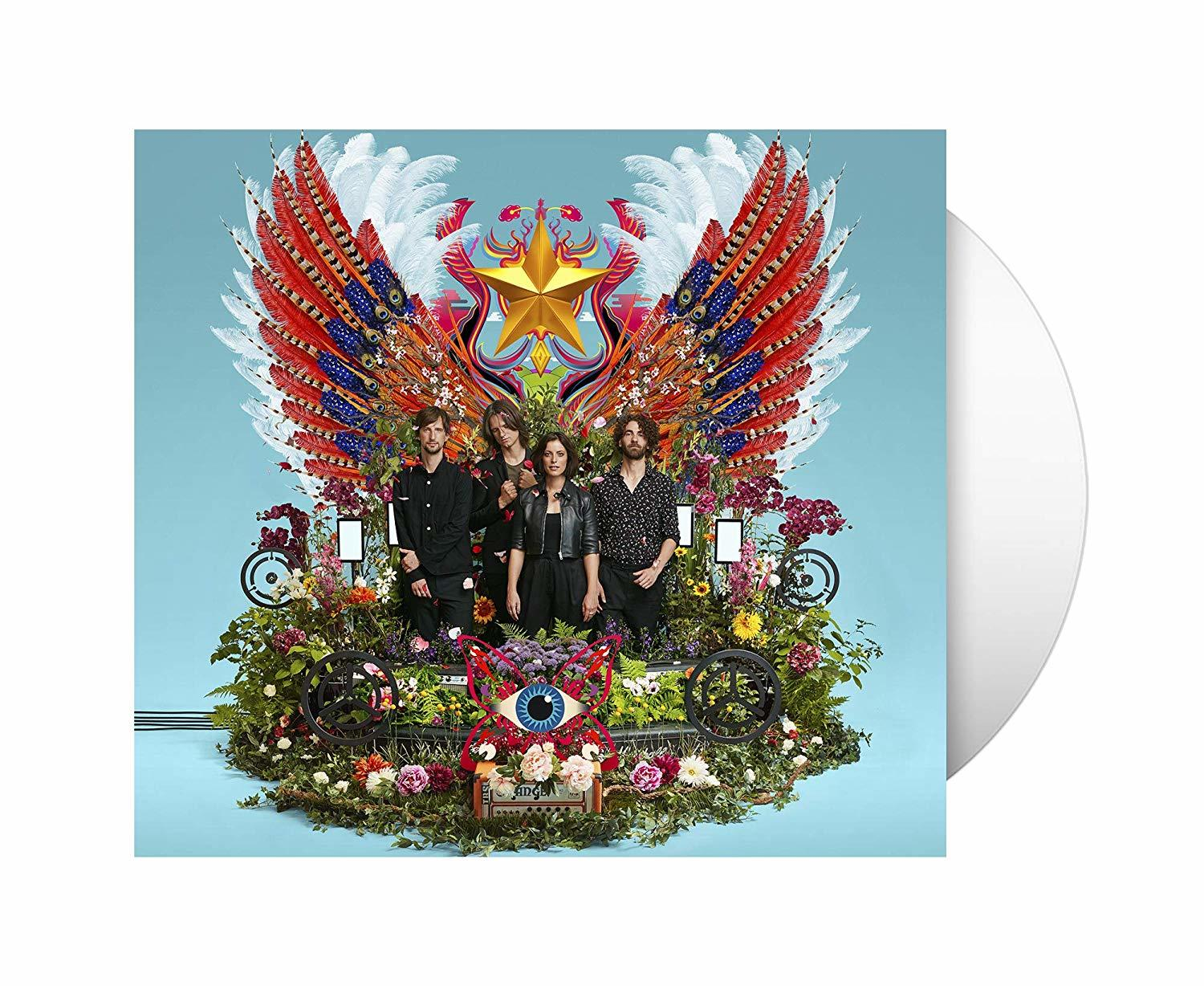 Albumcover mit Bandmitgliedern, Blumen und Flügeln. Enthält eine Schallplatte.