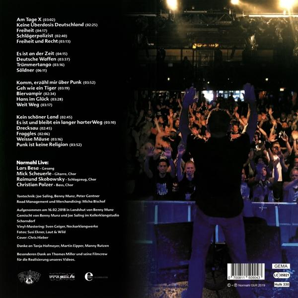 Rückseite eines Musikalbums mit Titeln, Namen und einer Menge im Hintergrund.