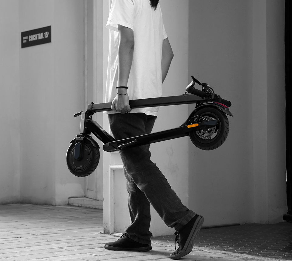 CITY BLITZ CB064SZ Moove E-Scooter (8,5 Zoll, Schwarz)