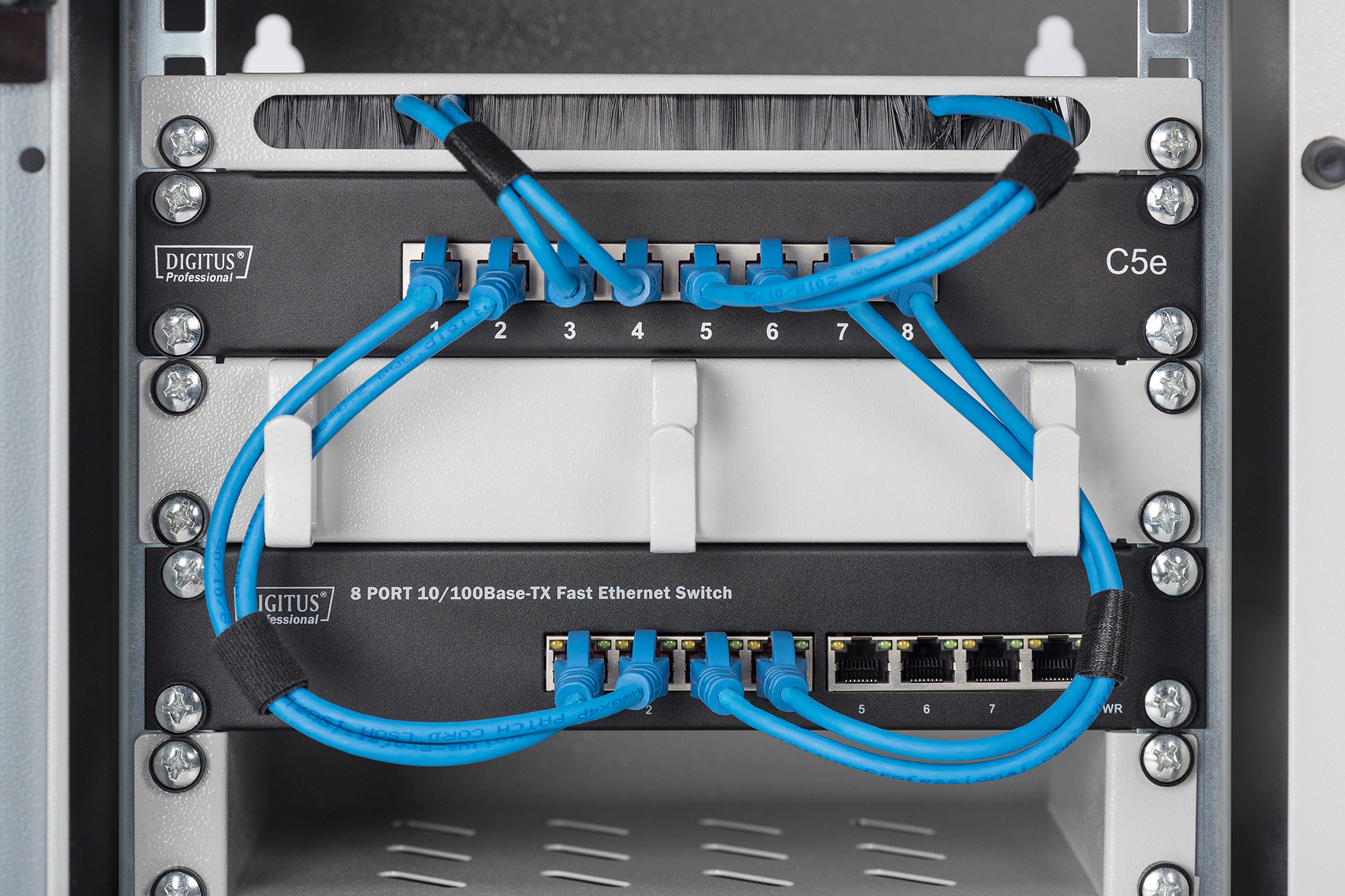 DIGITUS DN-10 TRAY-1 Fachboden für (10") Schränke ab einer Tiefe von min. 150mm  Fachboden, Grau