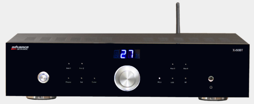 Schwarzer Audioverstärker mit Display, das '27' anzeigt, Knöpfen und einem silbernen Lautstärkeregler.