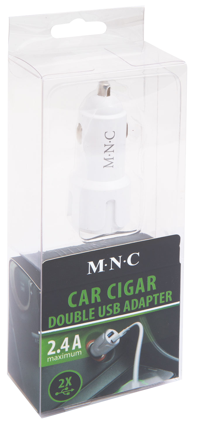 Fehér autós USB adapter műanyag csomagolásban. Szöveg: M·N·C Car Cigar Double USB Adapter, 2.4A maximum. Fehér háttér.