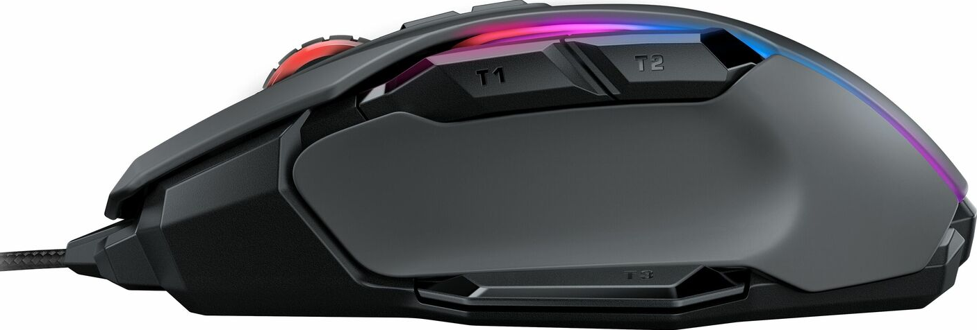 Eine schwarze Gaming-Maus mit roten und RGB-Seitentasten und einem geflochtenen Kabel.