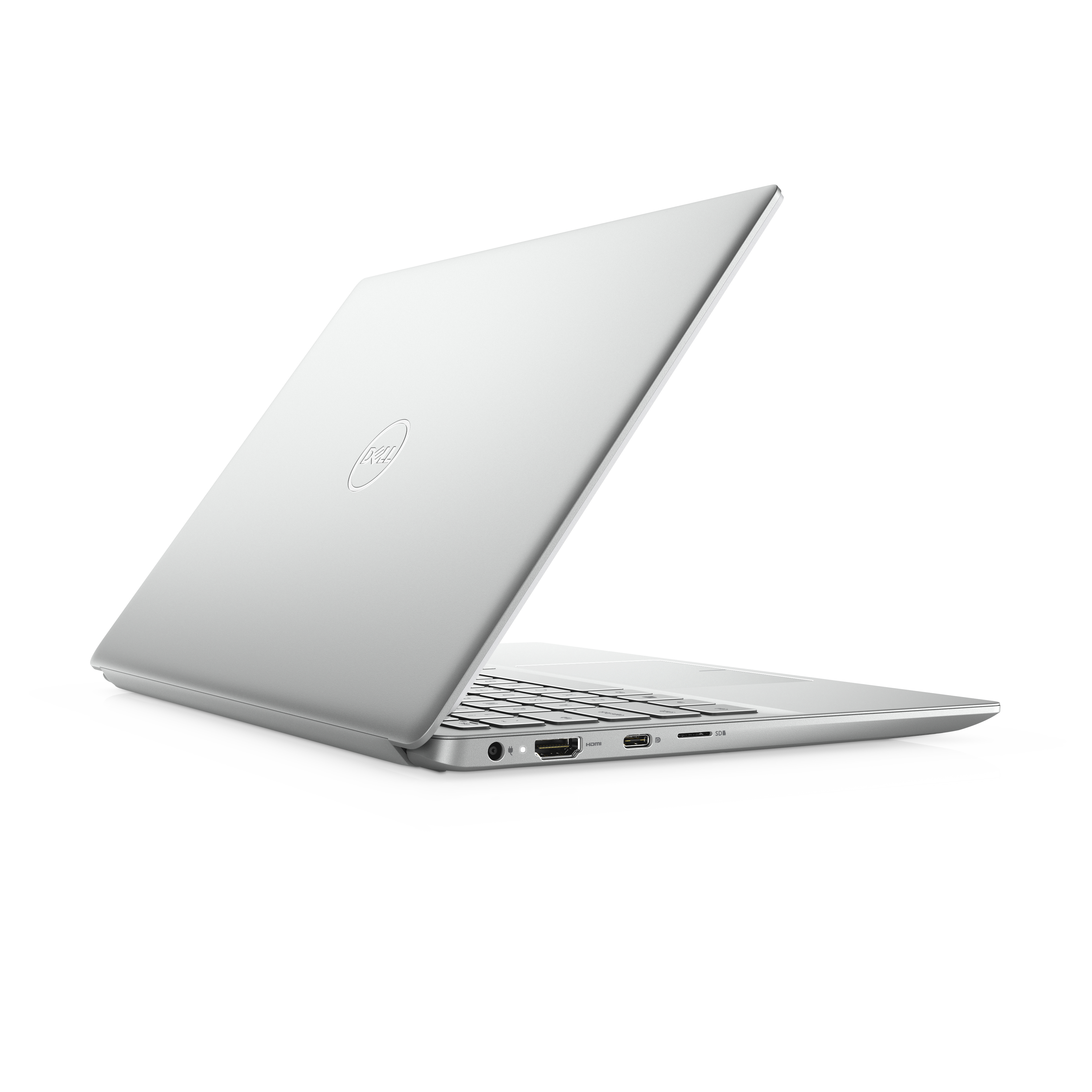 Ein silberner Laptop ist auf weißem Hintergrund geöffnet.