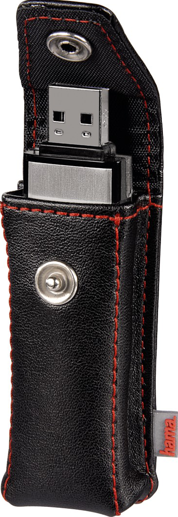 Étui de clé USB en cuir noir, coutures rouges, fermeture à bouton-pression. Une clé USB argentée est à l'intérieur.